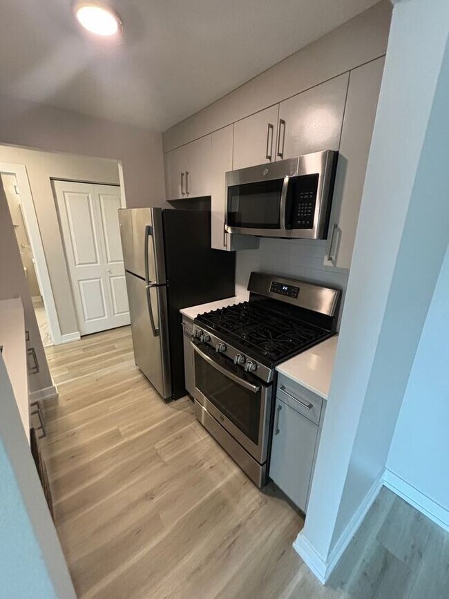 Photo - 9612 N Greenwood Ave Unit 1E