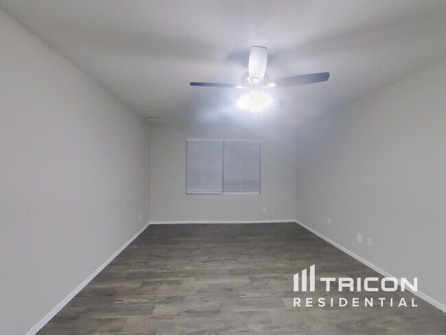 Photo - 4901 W Dahlia Dr