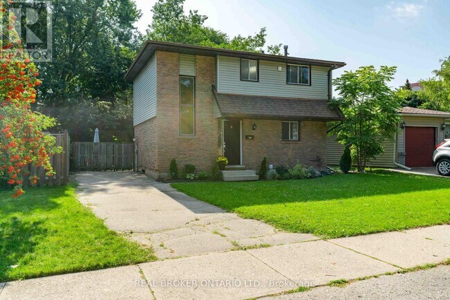 Photo - 232 Cedarwoods Crescent