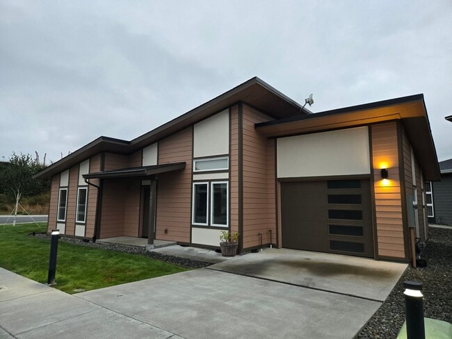 Building Photo - Senior Living Community (55+) - Built In 2... Rental