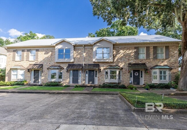 Photo - 359 S Mobile St