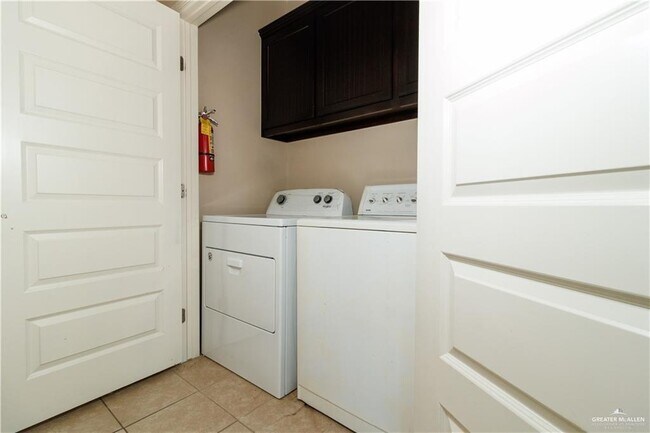 Photo - 7 E Garfield Ave Unit 2