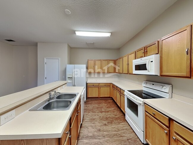 Photo - 499 Vicks Landing Dr