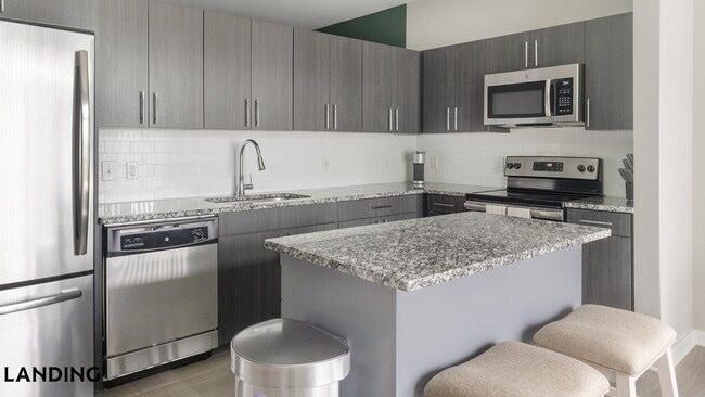 Photo - 2120 N Brevard St Unidad 544