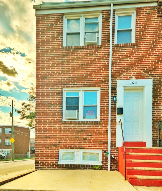 Photo - 2601 N Heald St