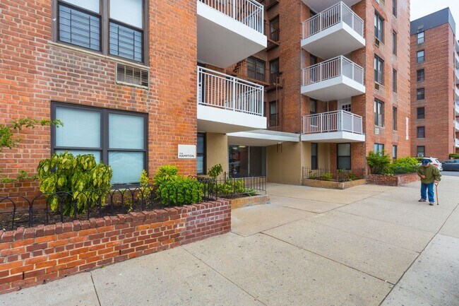 3205 Emmons Ave Unit 4J