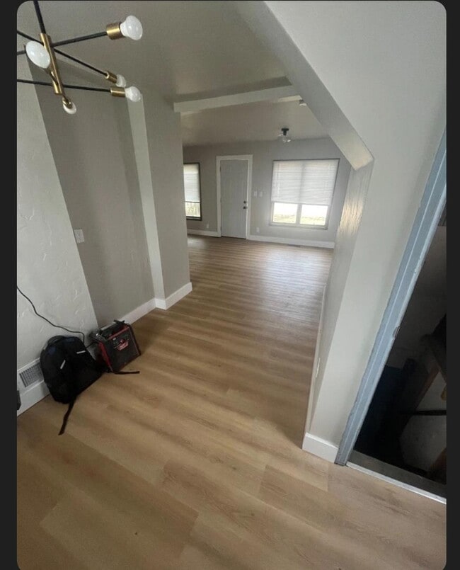 Photo - 831 Brown St