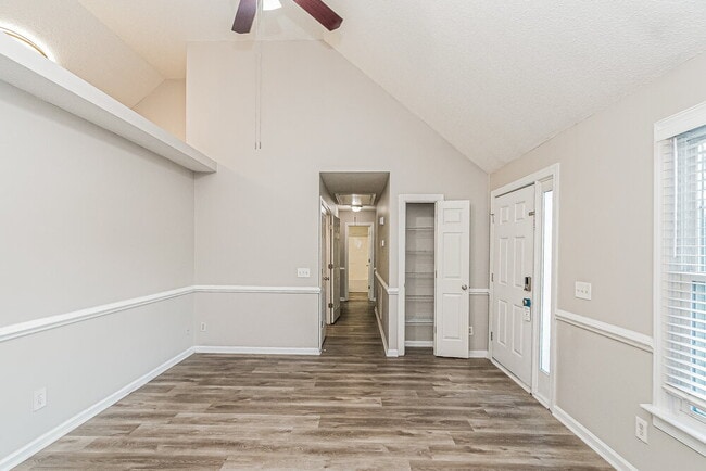 Photo - 1024 Alderleaf Dr