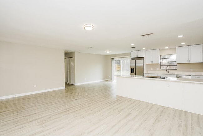 Photo - 3409 Silver Palm Dr