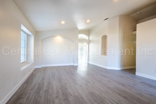 Photo - 3 Bedroom/2 Bath Home in the Southwest - $2295 Per Month!