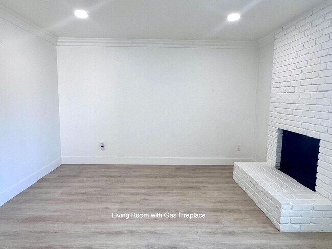 2863 Carmar Way