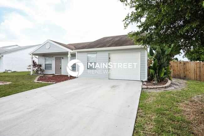 Photo - 3 Bedroom Pet-Friendly Home in Lake Worth, FL with Main Street Renewal