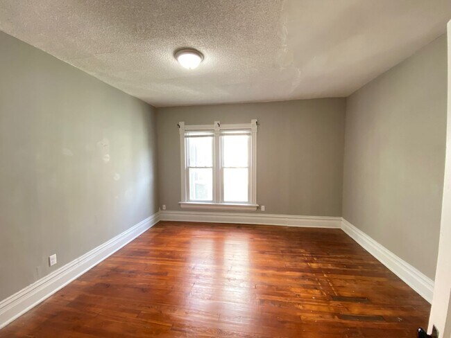 Photo - Neil Ave 686-688 MLR Unidad 686