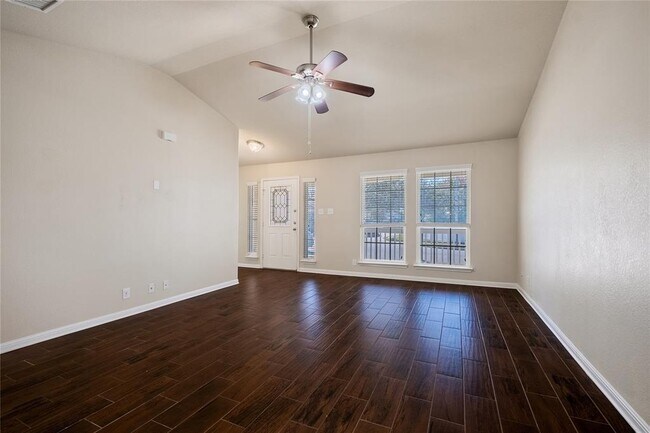 Photo - 708 Niobrara River Dr