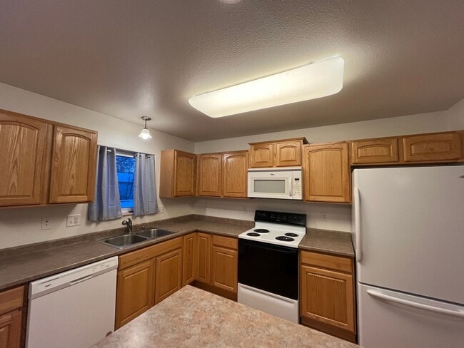 Photo - Dog friendly, 3 bedroom home in Aurora