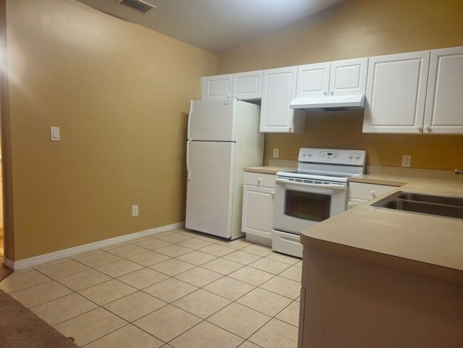 Photo - Nice 2 Bed plus a Den!, 2 Bath with a 1 Car Garage.