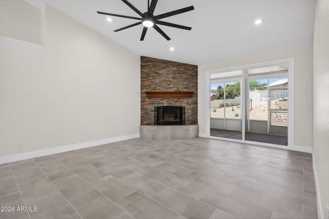 14212 Vern Pl