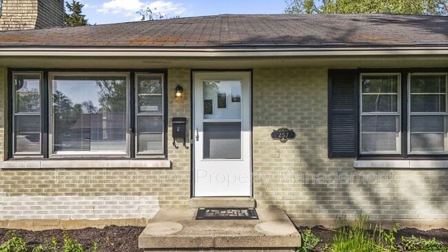 Photo - 257 Zandale Dr