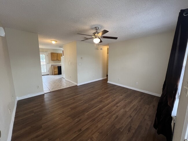 Photo - Apartment for Rent Unit D