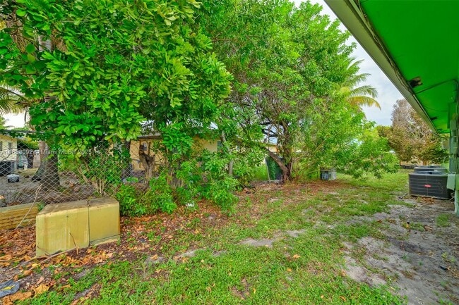 Photo - 1451 NW 19th St Unit 2