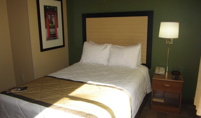 Furnished Studio Austin Apartments For In Tx Studio Suite 1 Full Bed Furnished Austin Apartments