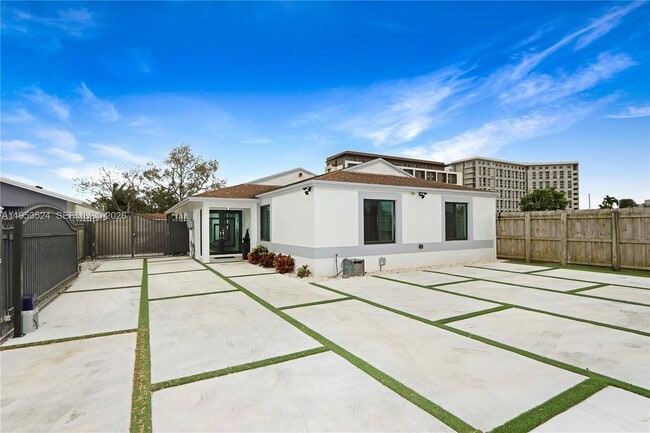 Building Photo - 21049 SW 118th Ave