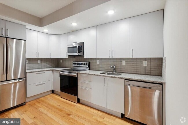 Building Photo - 1819-21 Ginnodo St Unit C Rental