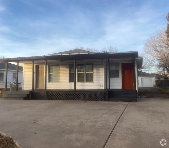 Building Photo - 1209 NW Taft Ave Rental