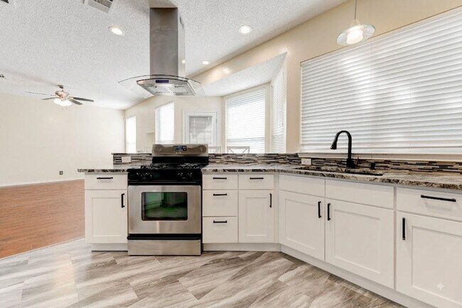Photo - 16913 Langland Rd