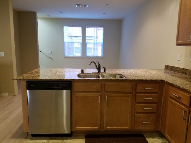 Photo - 1324 Neleigh Pl