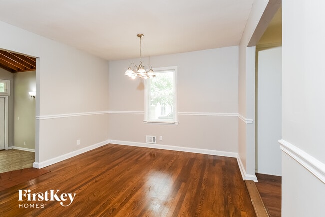 Photo - 492 Gresham Rd SW