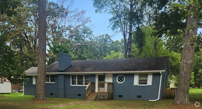 Building Photo - 700 Bragg Cir Rental