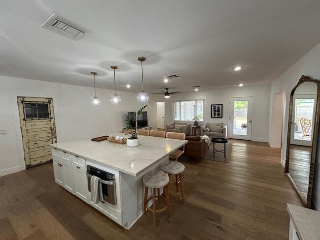 Photo - 4016 E Avalon Dr