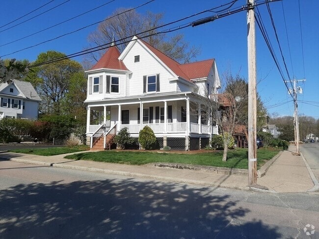 Building Photo - 14 Tappan Ave Unit 2F Rental