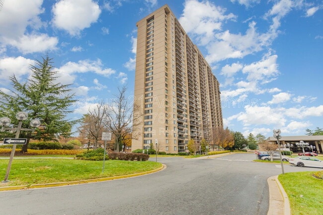Building Photo - 3701 S George Mason Dr Unit 2112n