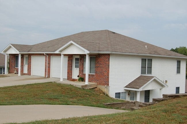 Building Photo - 5120 Deer Ridge Unit C