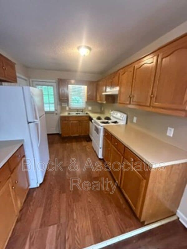 Photo - 724 Breeze Hill Rd