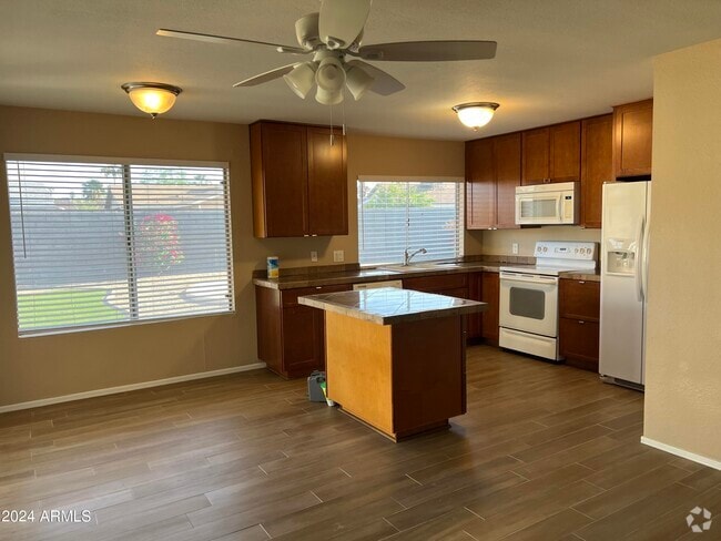 Building Photo - 835 W Harvard Dr Rental