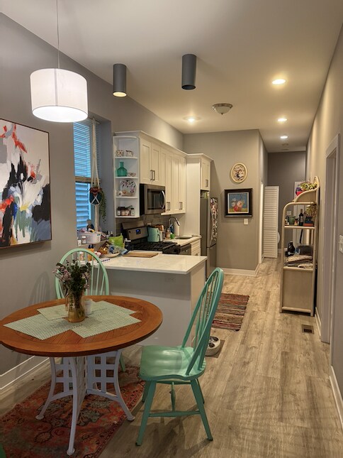 Eat in kitchen - 2019 N Sawyer Ave Unidad Apt 1