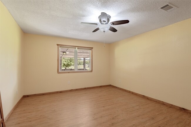 Photo - 86 Oak Hill Dr