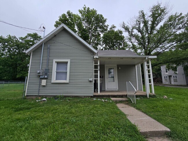 Building Photo - 1 bedroom 1 bathroom