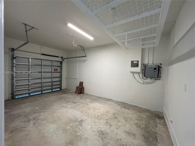 Photo - 680 SE 13th Ct