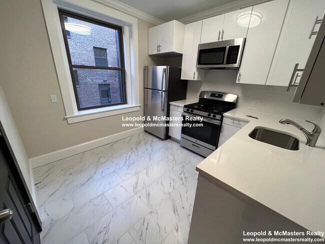 Building Photo - 50 Longwood Ave Unit 3