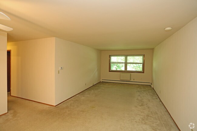 Living room - Oak Park Apartment Homes