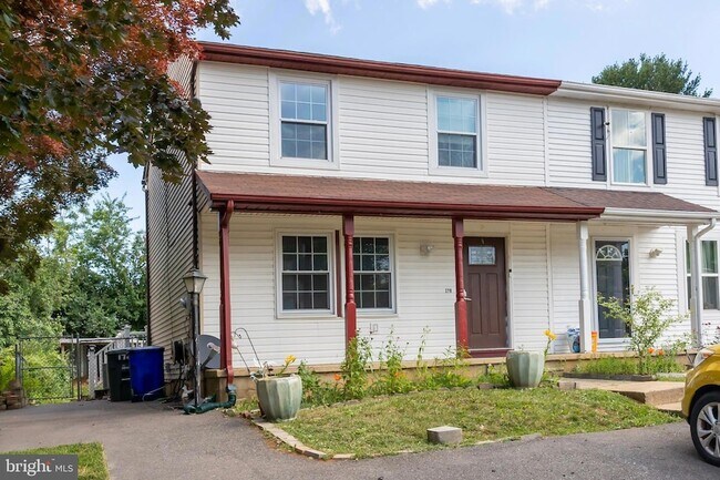 Photo - 178 Stonegate Dr