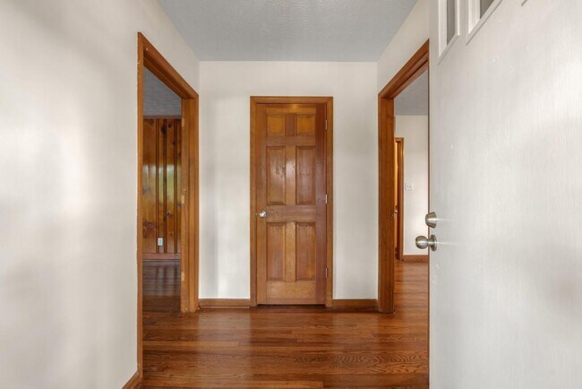 Photo - 1930 Hollywood Rd NW