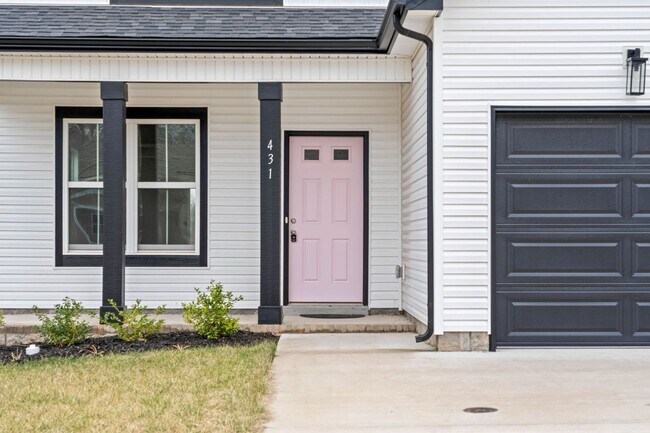 Photo - Pet Friendly Three Bedroom!