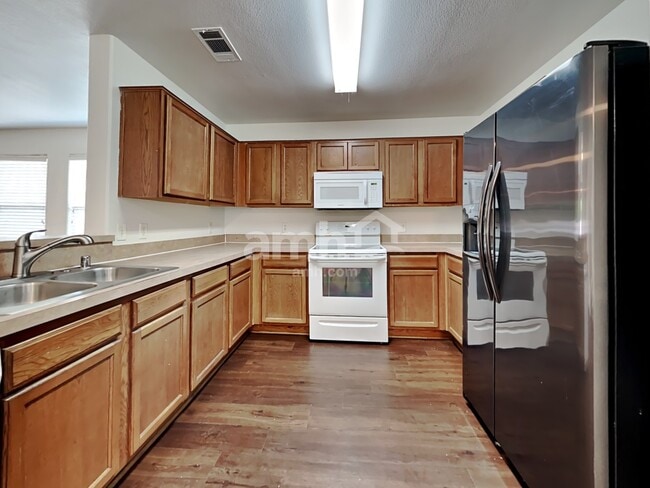 Photo - 1966 Courtside Dr