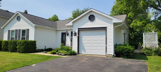 Photo - 336 Burr Oak Cir House