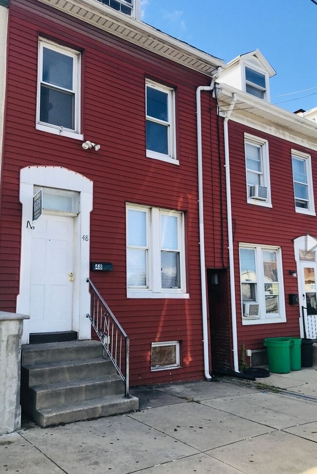 Building Photo - 3 Bedroom 1 Bath House, Yard-Oldtown East ...